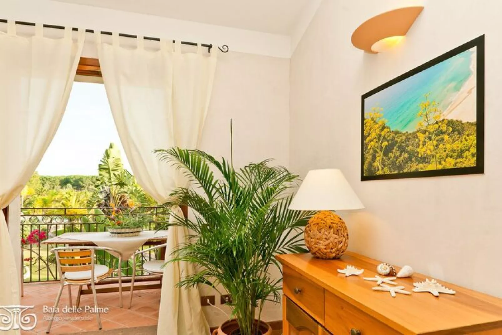BAIA DELLE PALME-Trilo 6-Living room