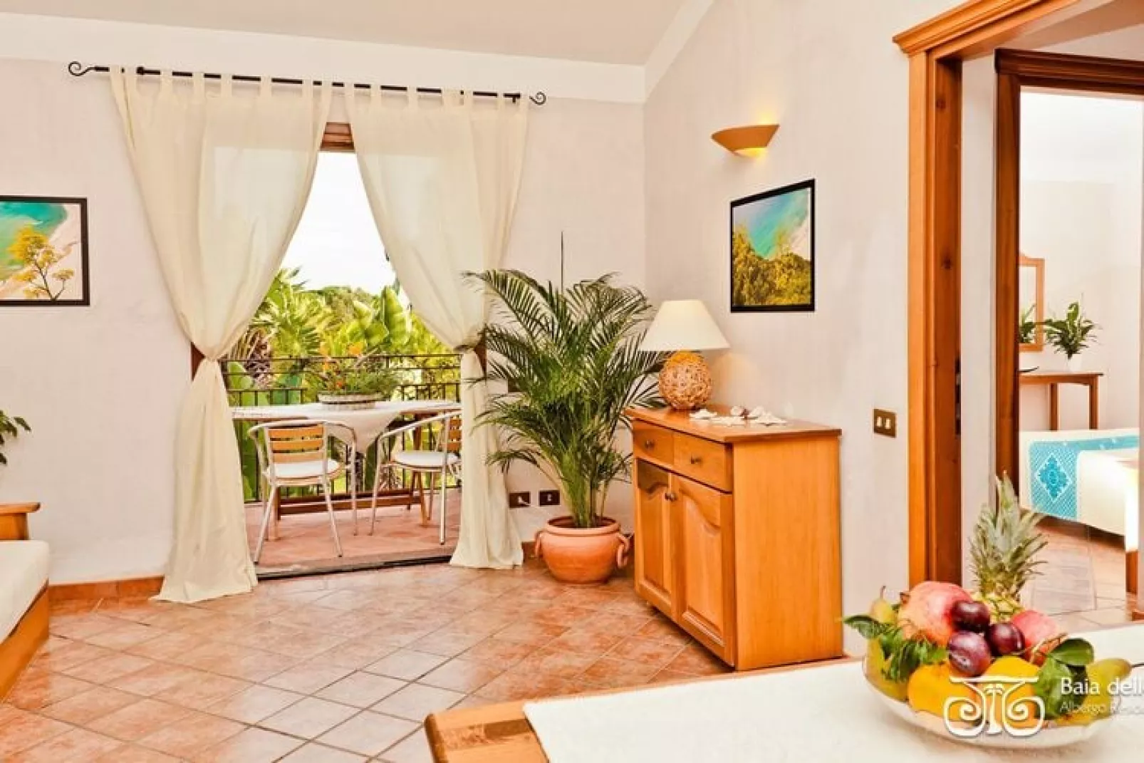 BAIA DELLE PALME-Trilo 6-Living room