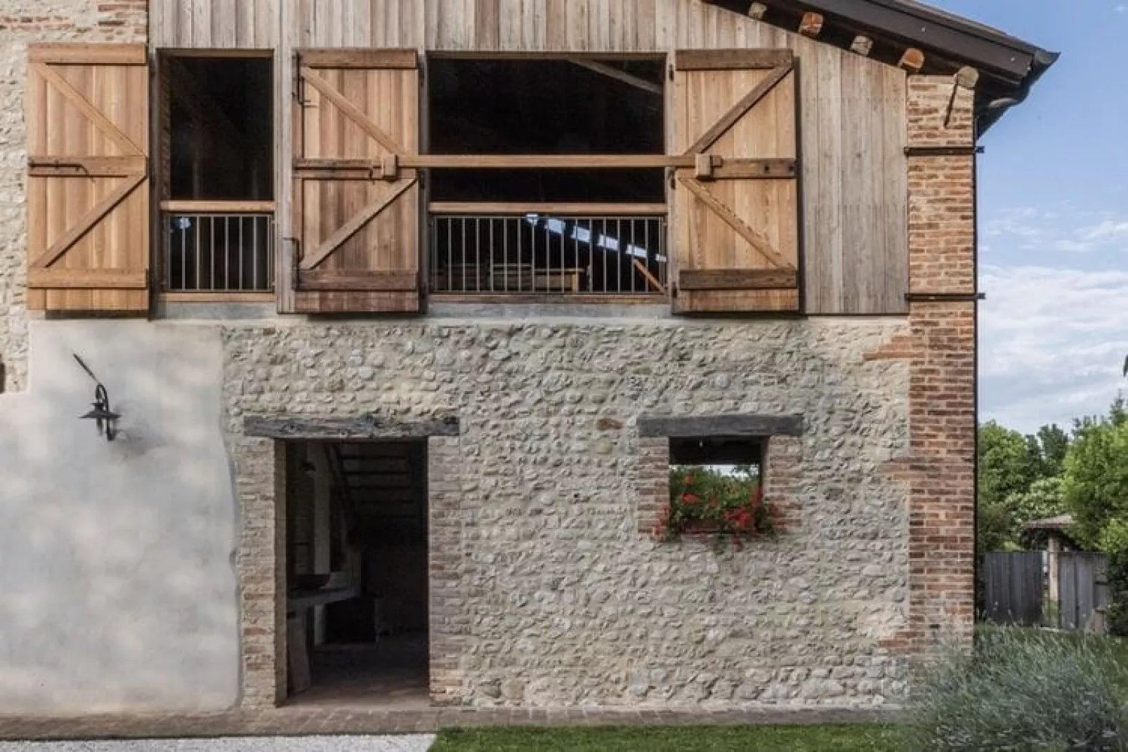 Le Do None Due-Exterior summer