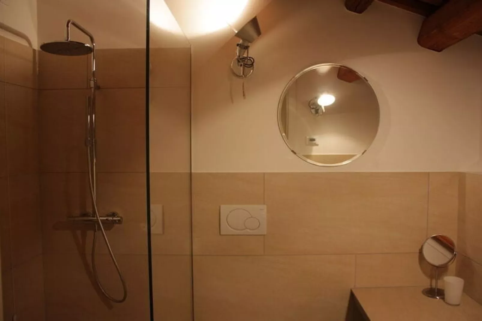 Le Do None Due-Bathroom