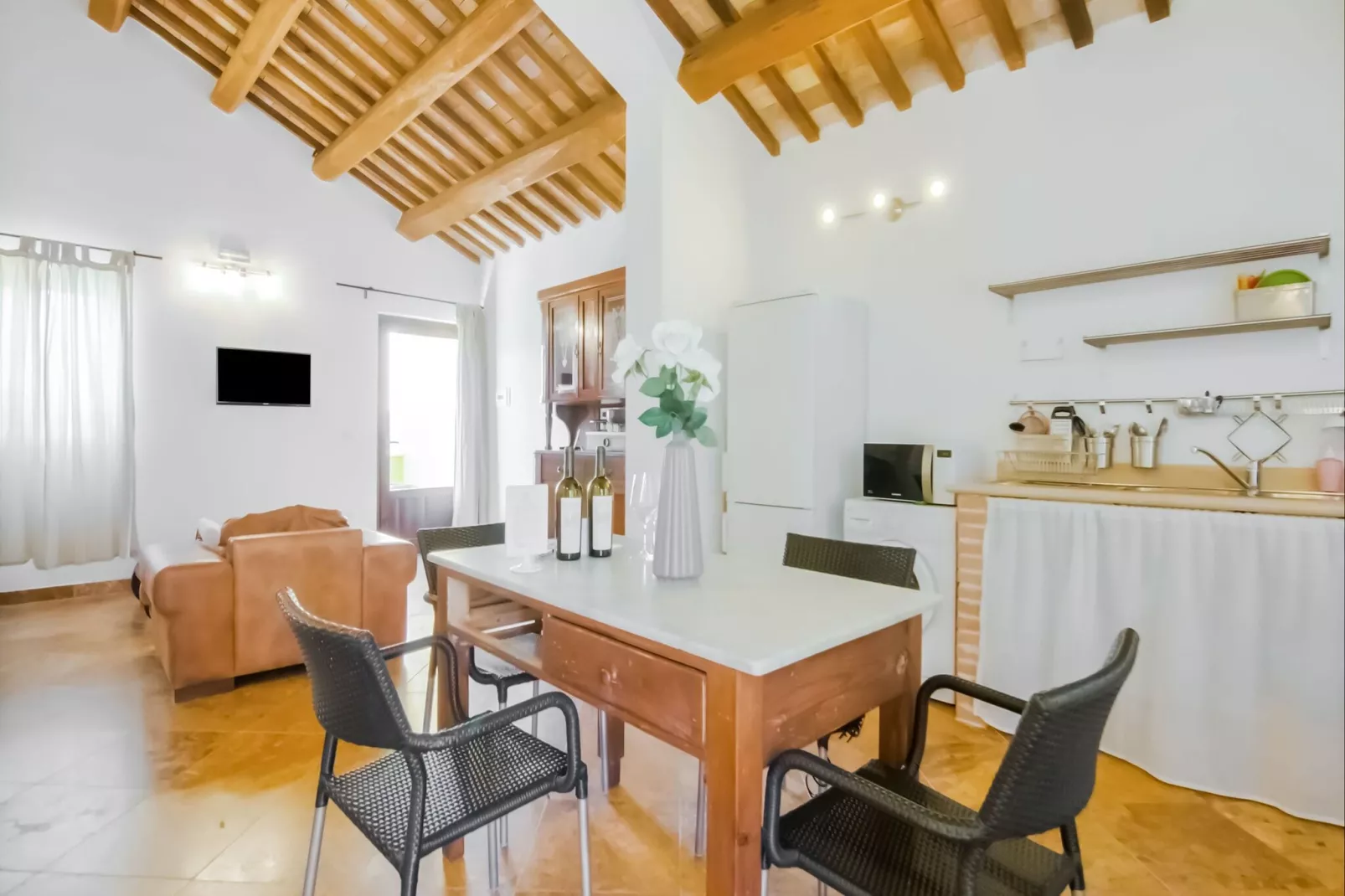 Liquirizia-Dining room