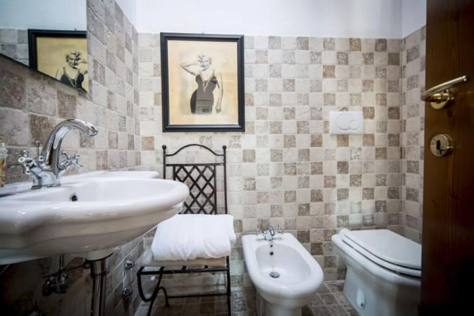 Iperico-Bathroom