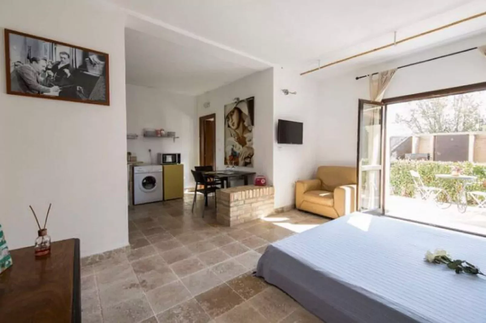Ortica Studio-Living room
