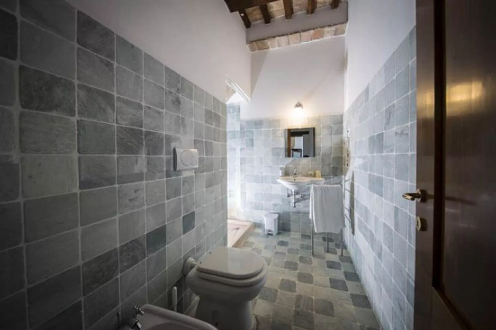 Menta-Bathroom