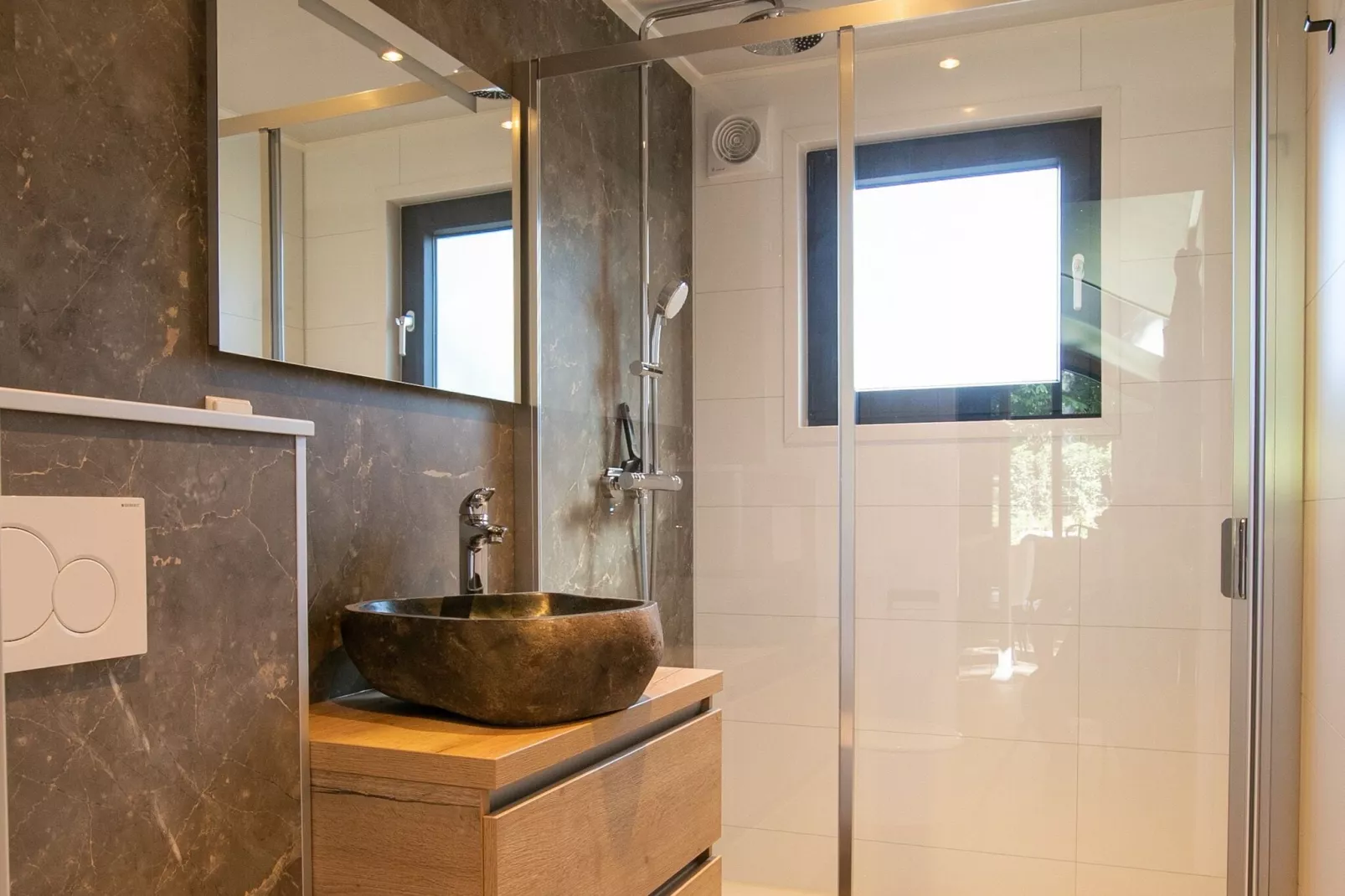 Vakantiepark De Thijmse Berg 19-Bathroom
