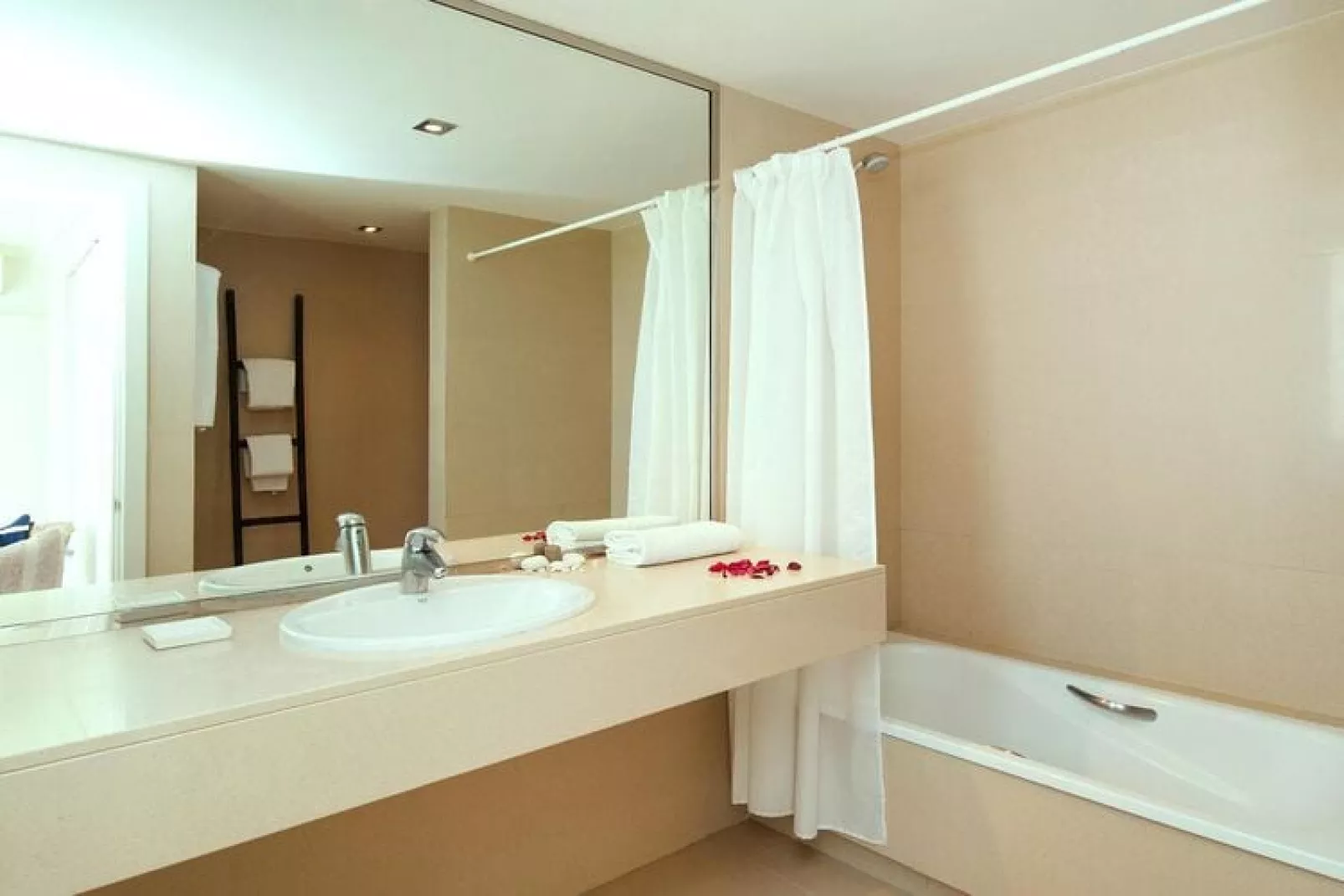 Los Lagos 12-Bathroom
