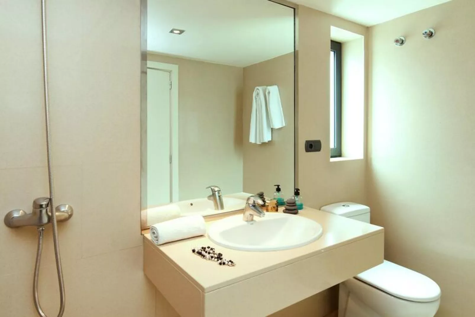 Los Lagos 12-Bathroom
