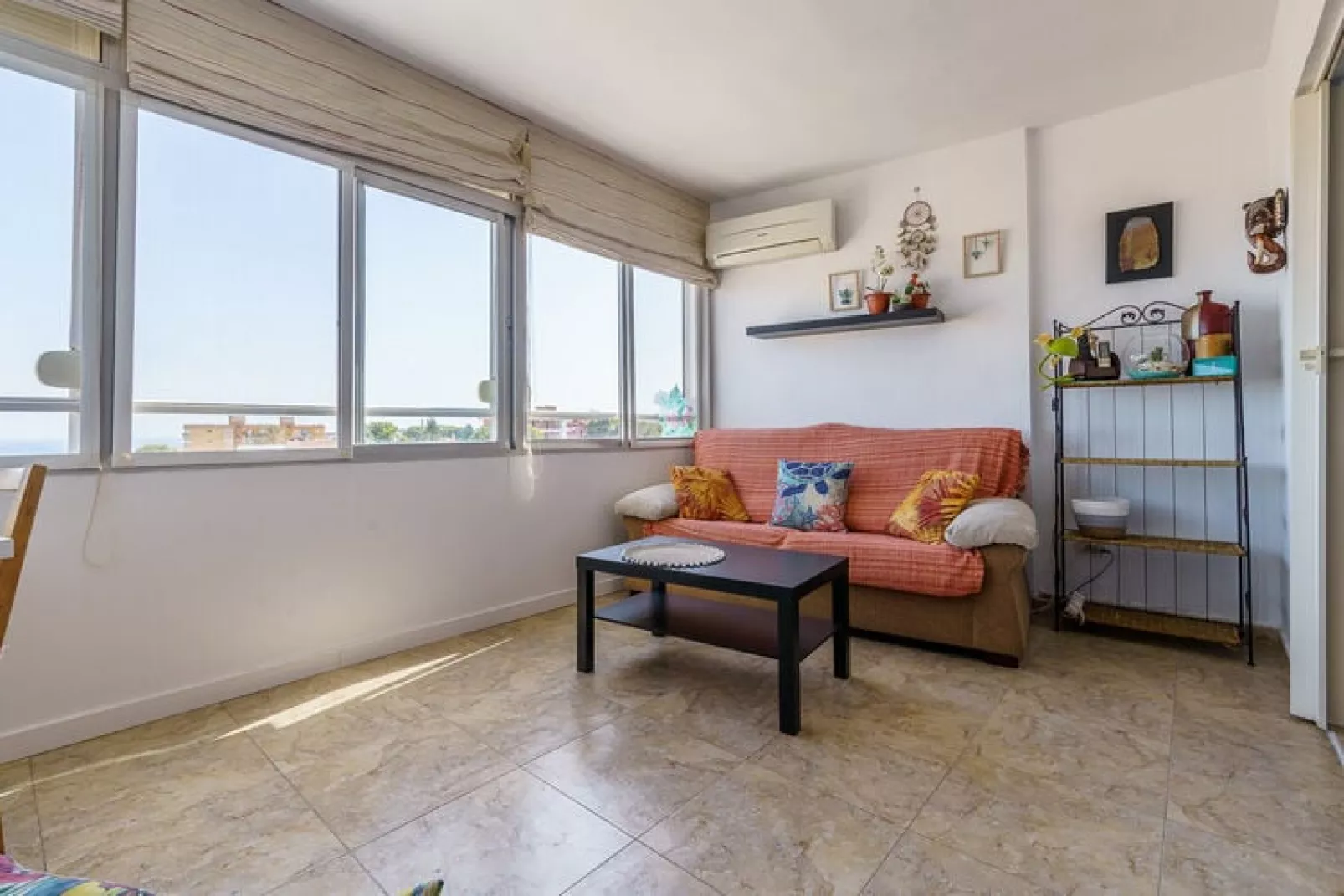 CT 185 - Six Colors Torremolinos-Living room