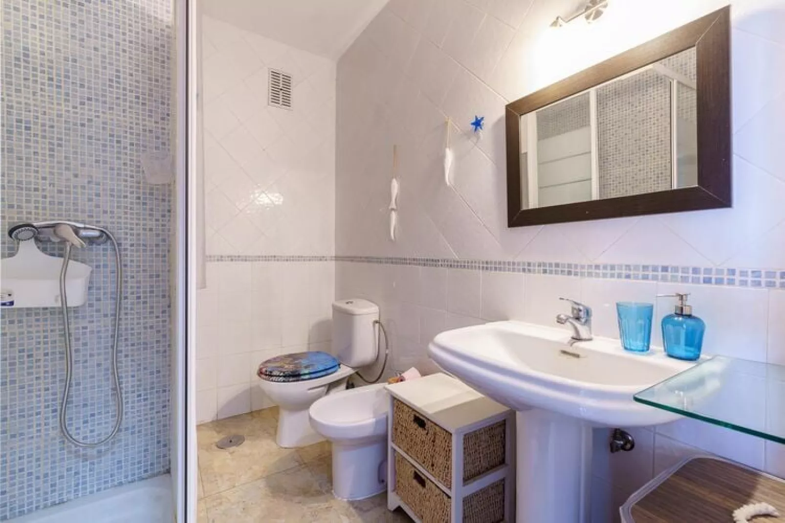 CT 185 - Six Colors Torremolinos-Bathroom