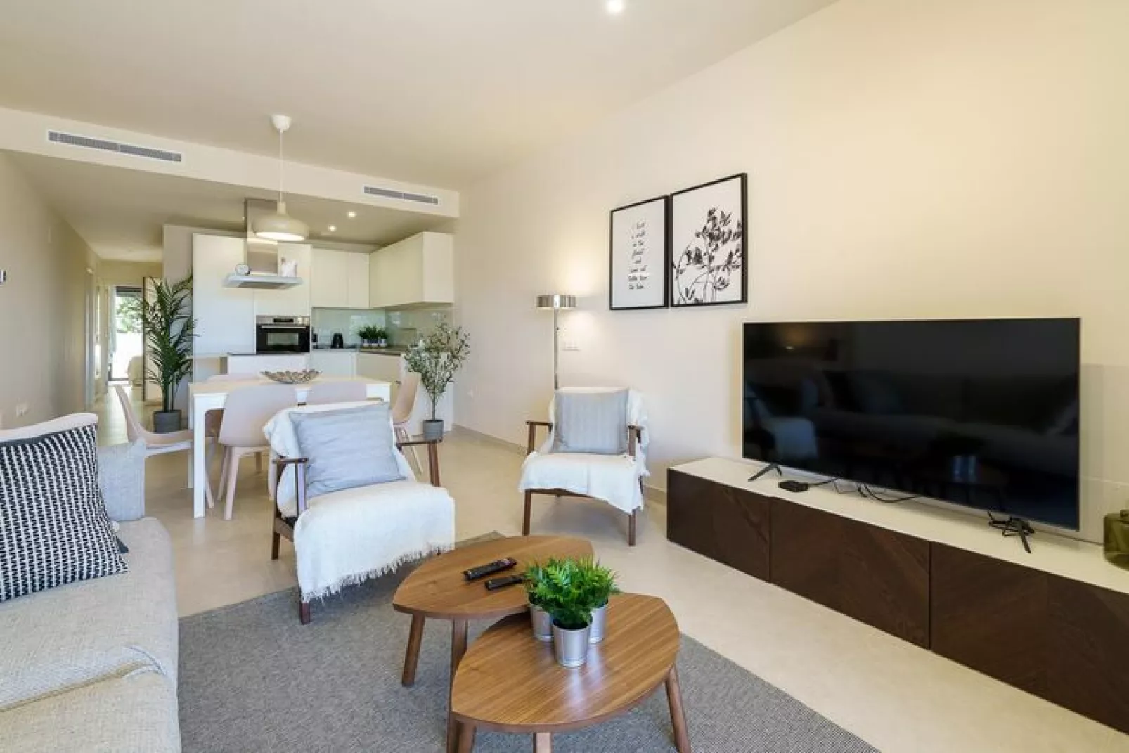 CT 158 - Lotus Jardinana-Living room