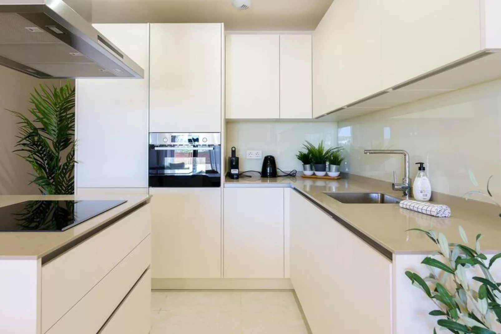 CT 158 - Lotus Jardinana-Kitchen