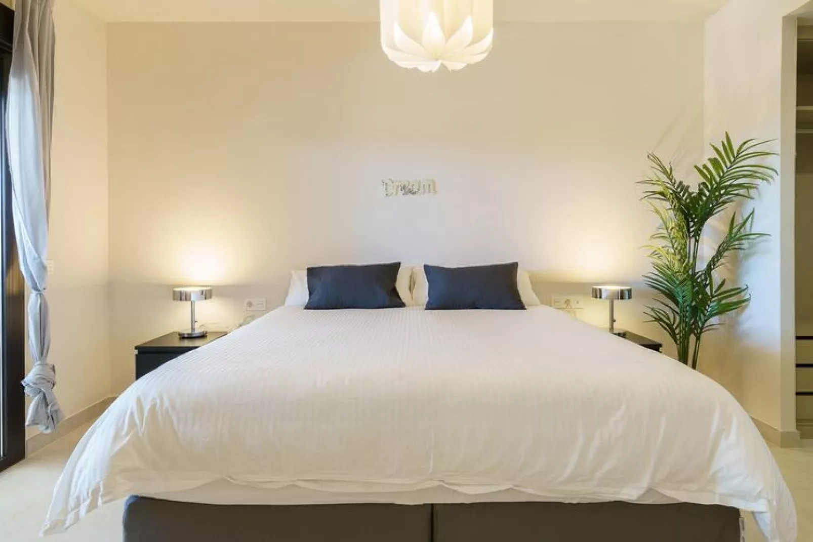 CT 158 - Lotus Jardinana-Bedroom