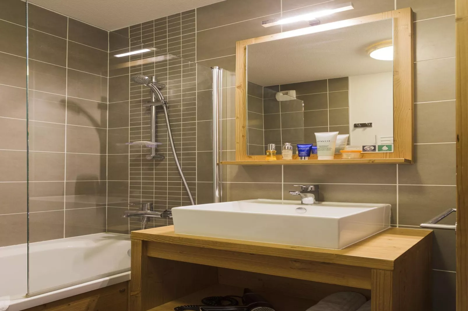 Le Coeur des Loges 2-S4-Bathroom