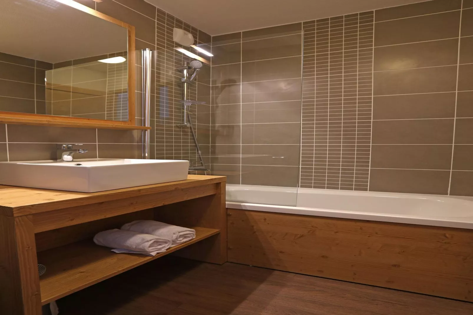 Le Coeur des Loges 3-S4v-Bathroom