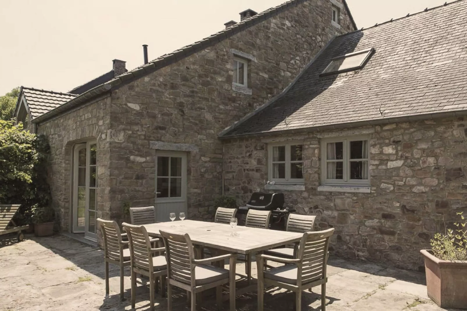 Au Milieu De Nulle Part-Exterior summer