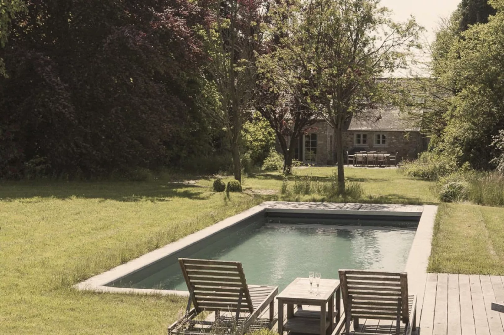 Au Milieu De Nulle Part-Exterior summer