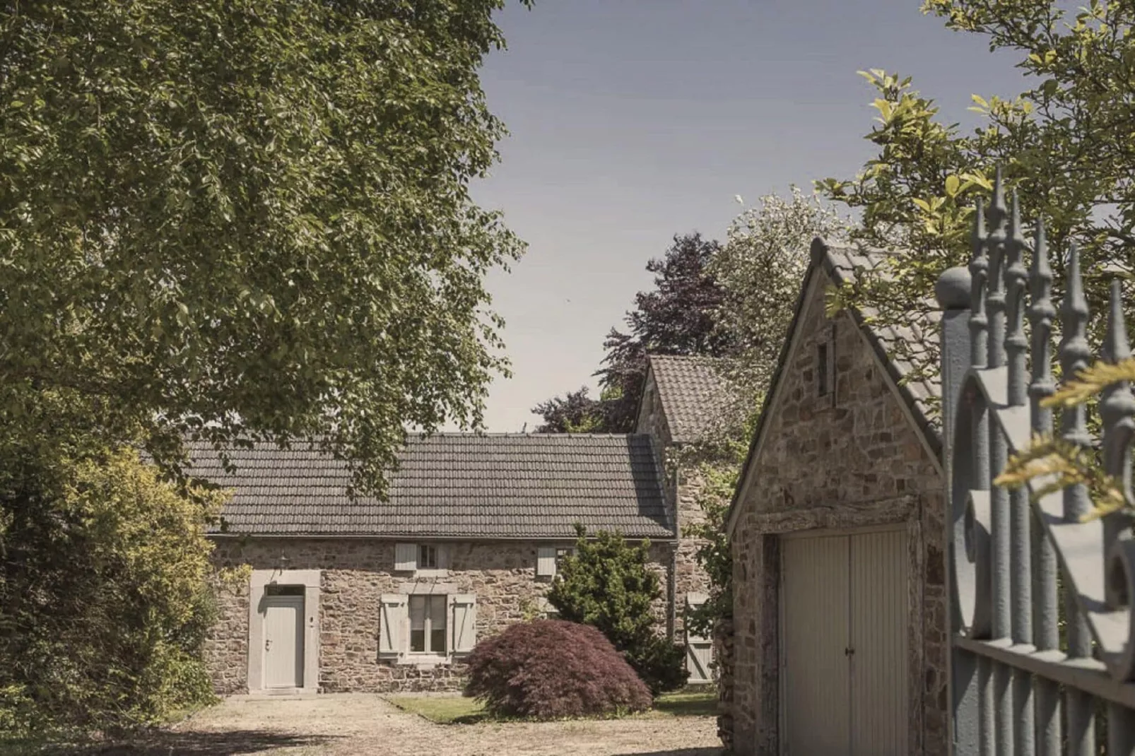 Au Milieu De Nulle Part-Exterior summer