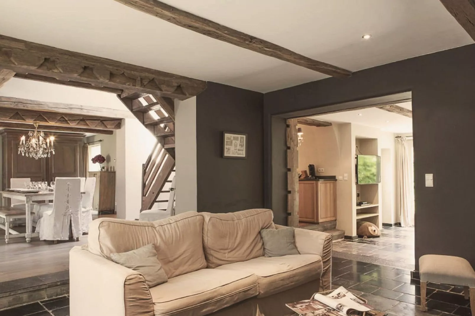 Au Milieu De Nulle Part-Living room