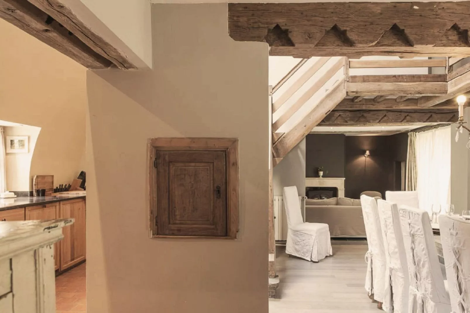 Au Milieu De Nulle Part-Dining room