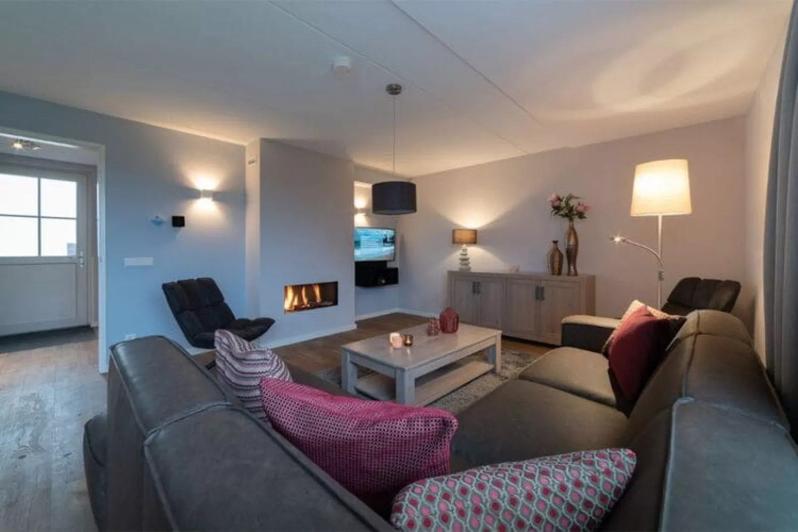 6 persoons vrijstaand met sauna/hond-Living room