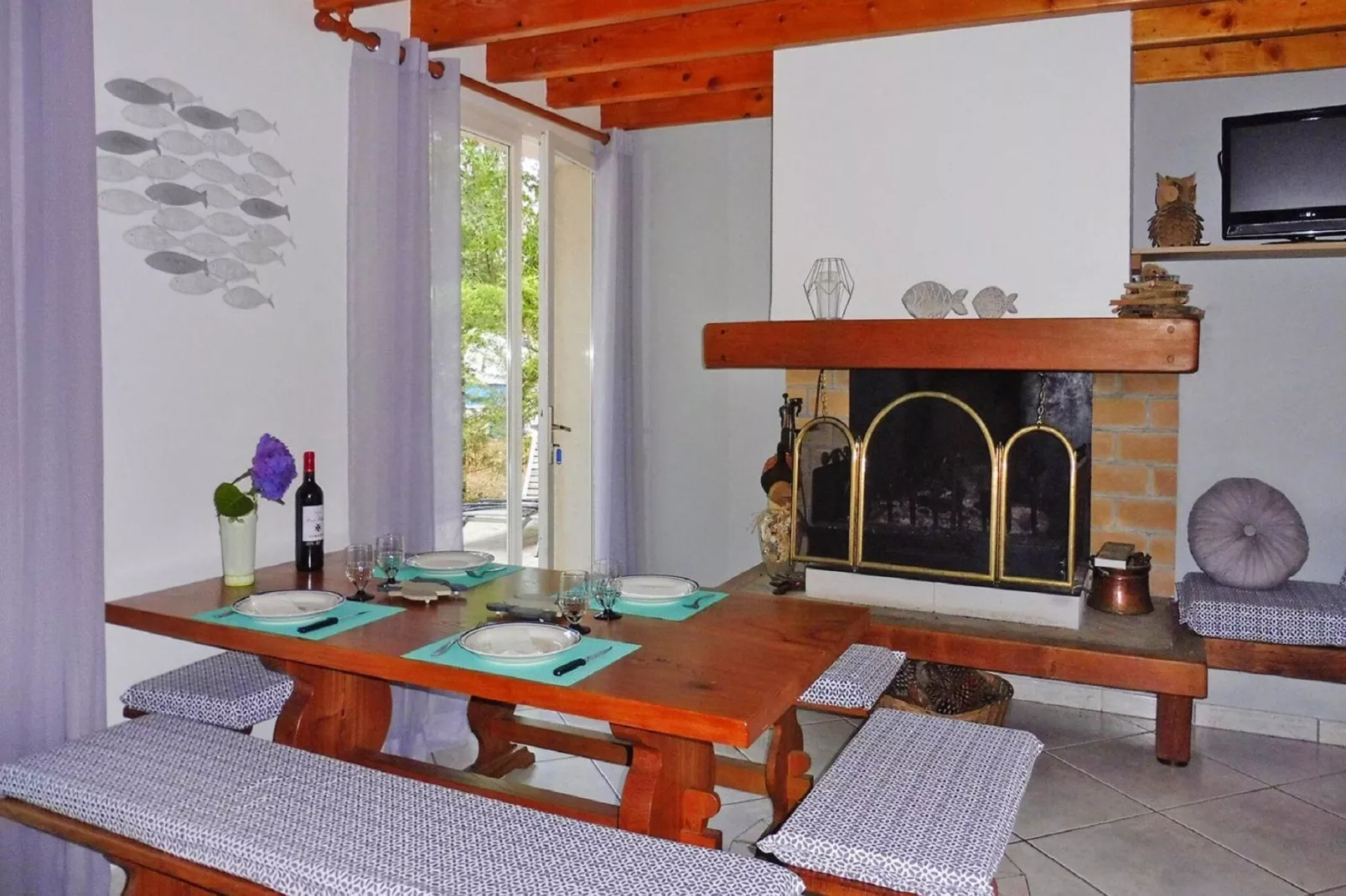 Holiday home Grayan-et-l'Hôpital-Salon