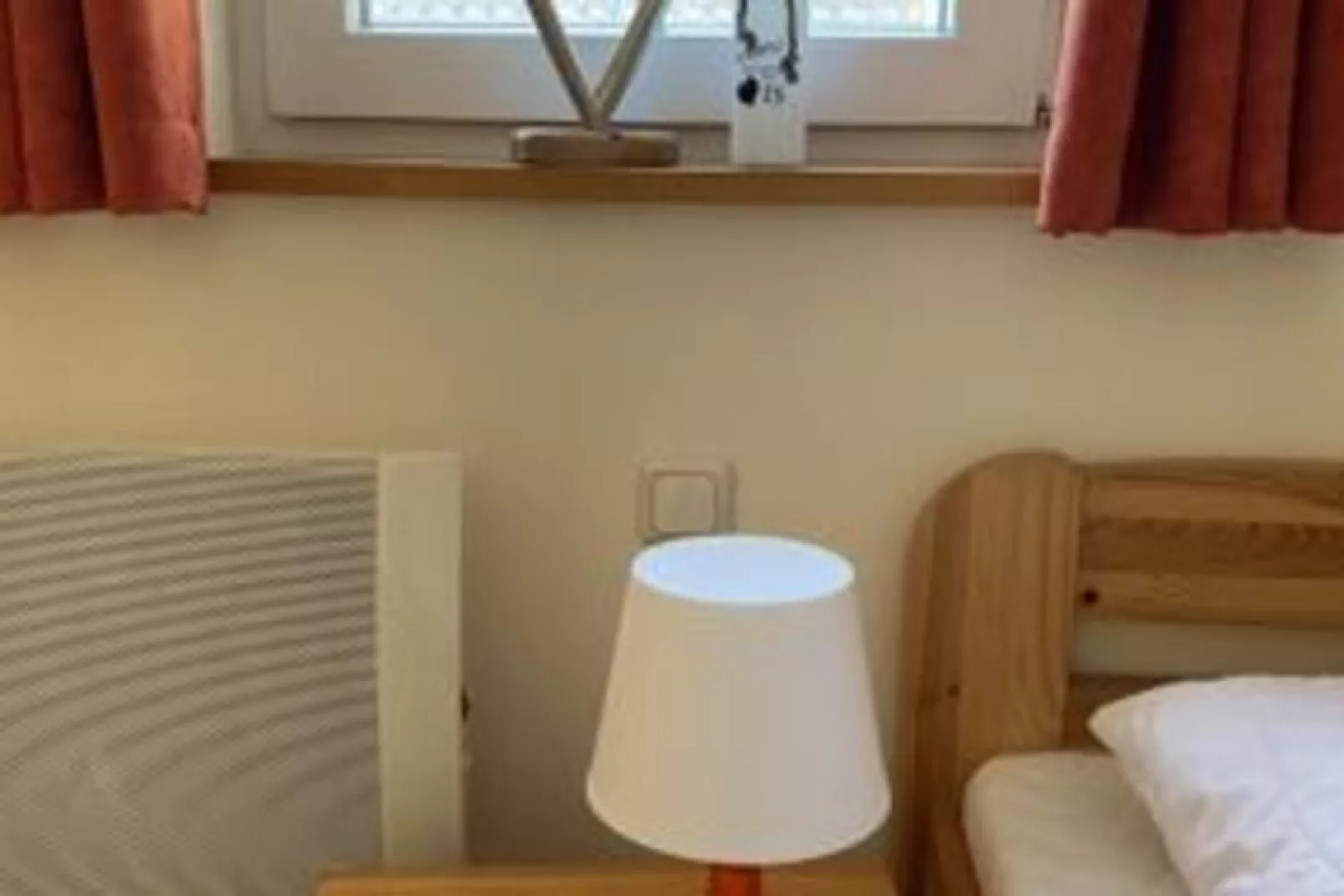 DHH Bernsteinhaus links-Bedroom
