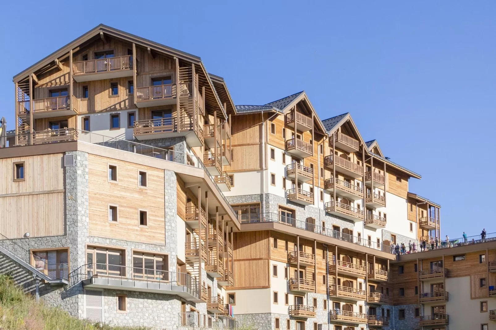 Le Coeur des Loges 2-S4-Exterior summer
