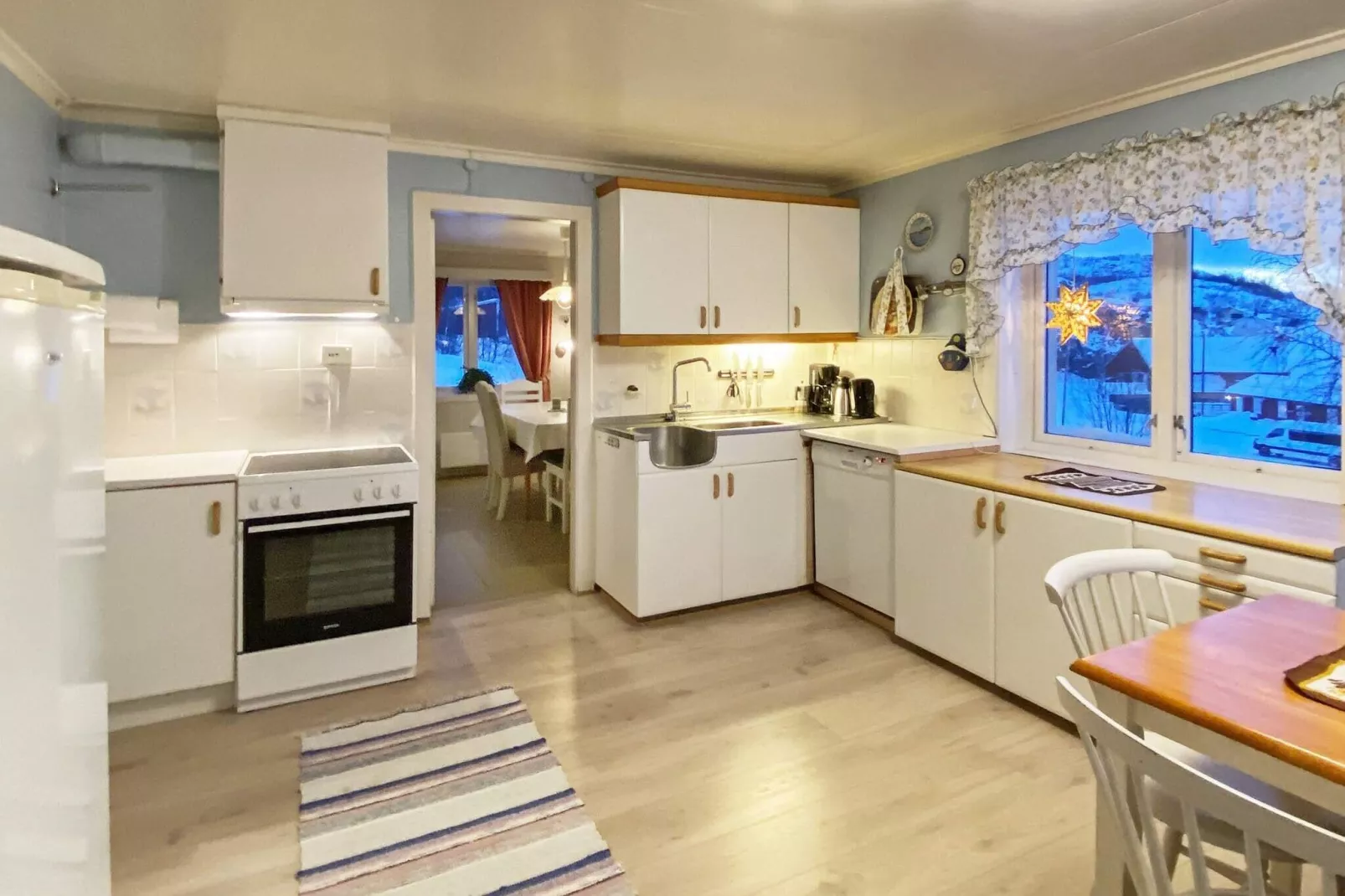 8 person holiday home in STONGLANDSEIDET-Indoor