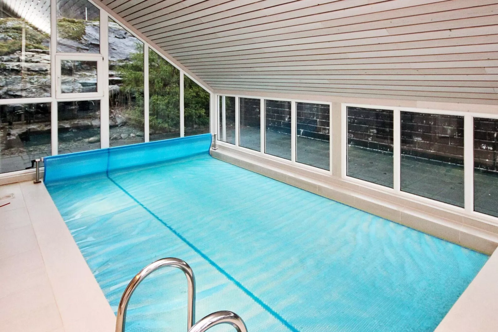 TOR 30524-Pool