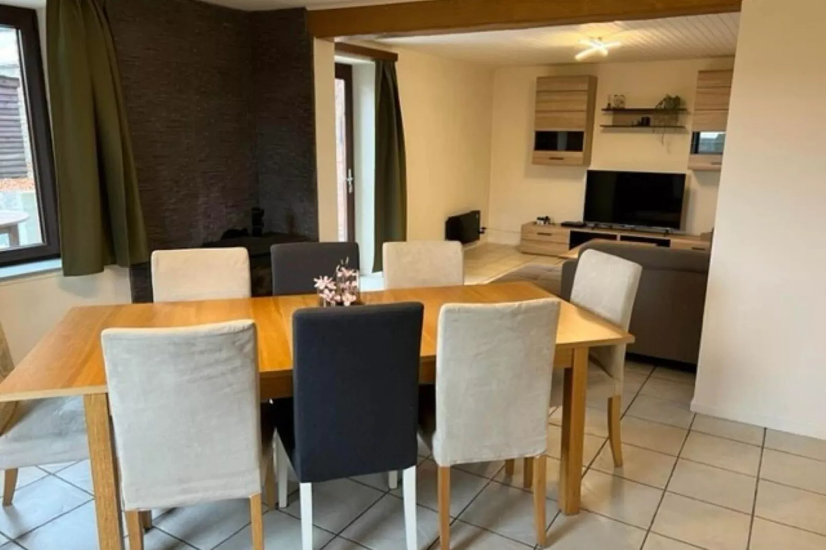 Le Petit Loup de Courtil-Dining room