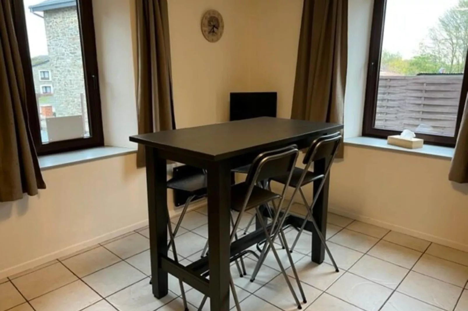 Le Petit Loup de Courtil-Dining room
