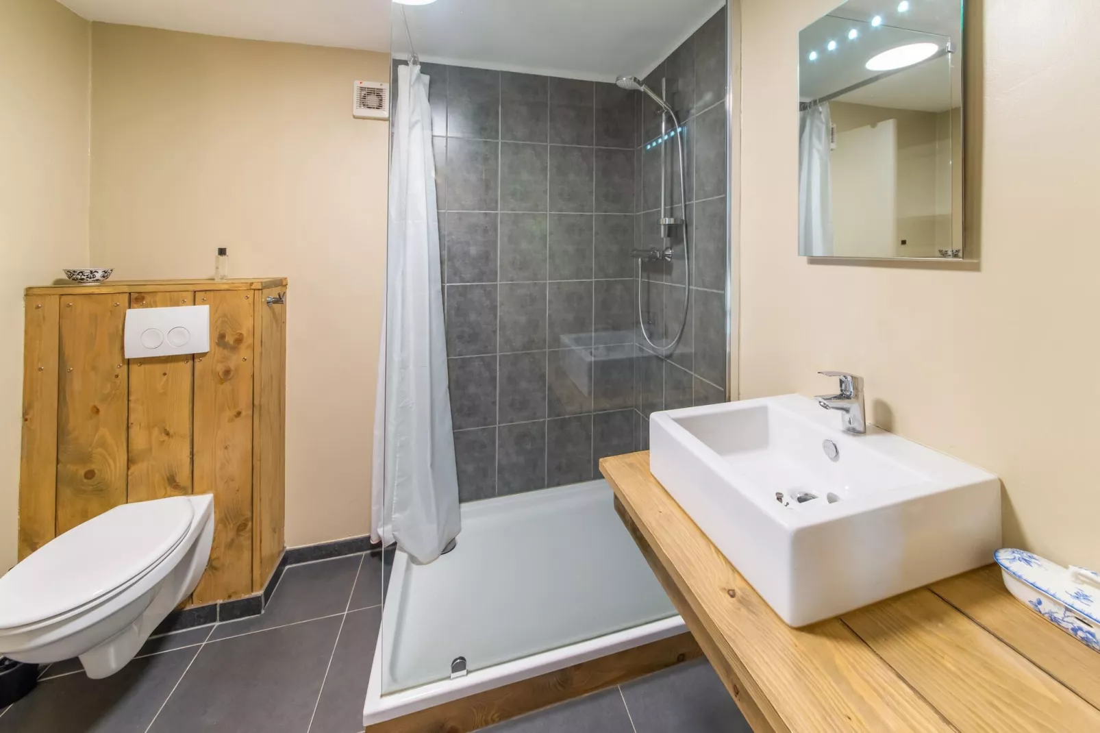 Maison Les Chaumiers-Bathroom