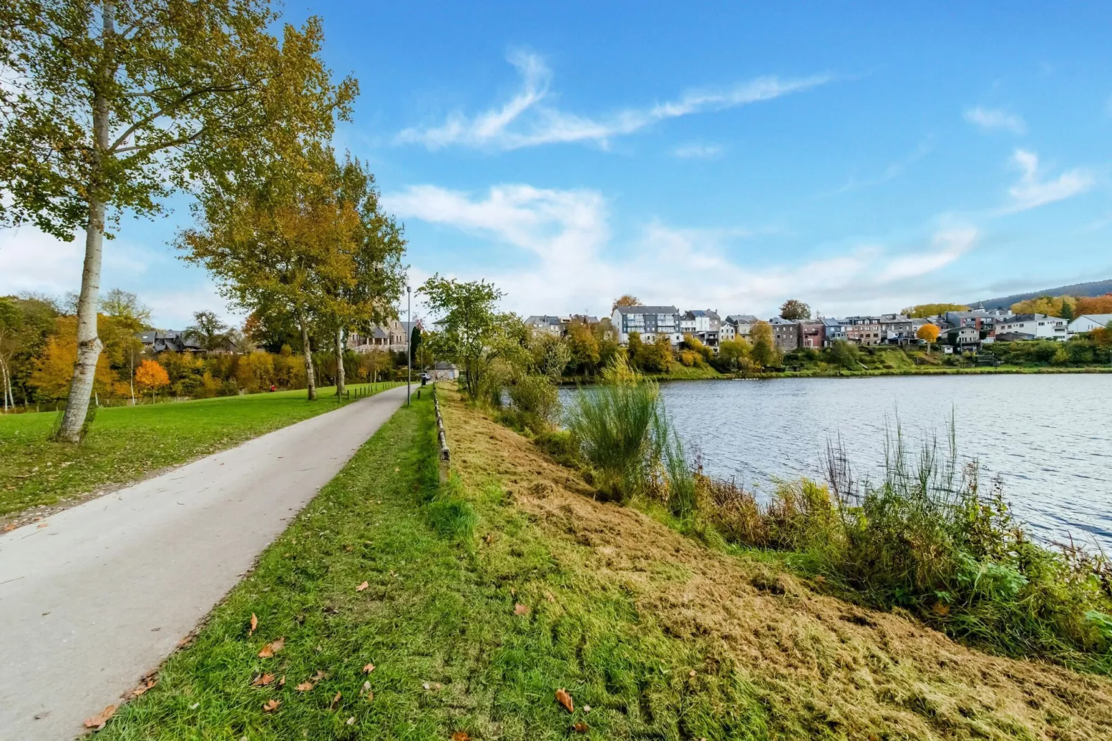 Maison Les Chaumiers-Areas summer 1km