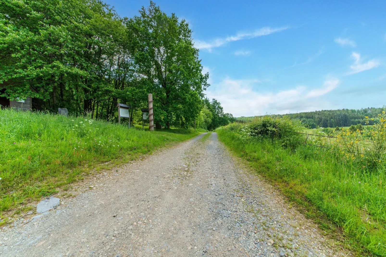 Maison Les Chaumiers-Areas summer 1km