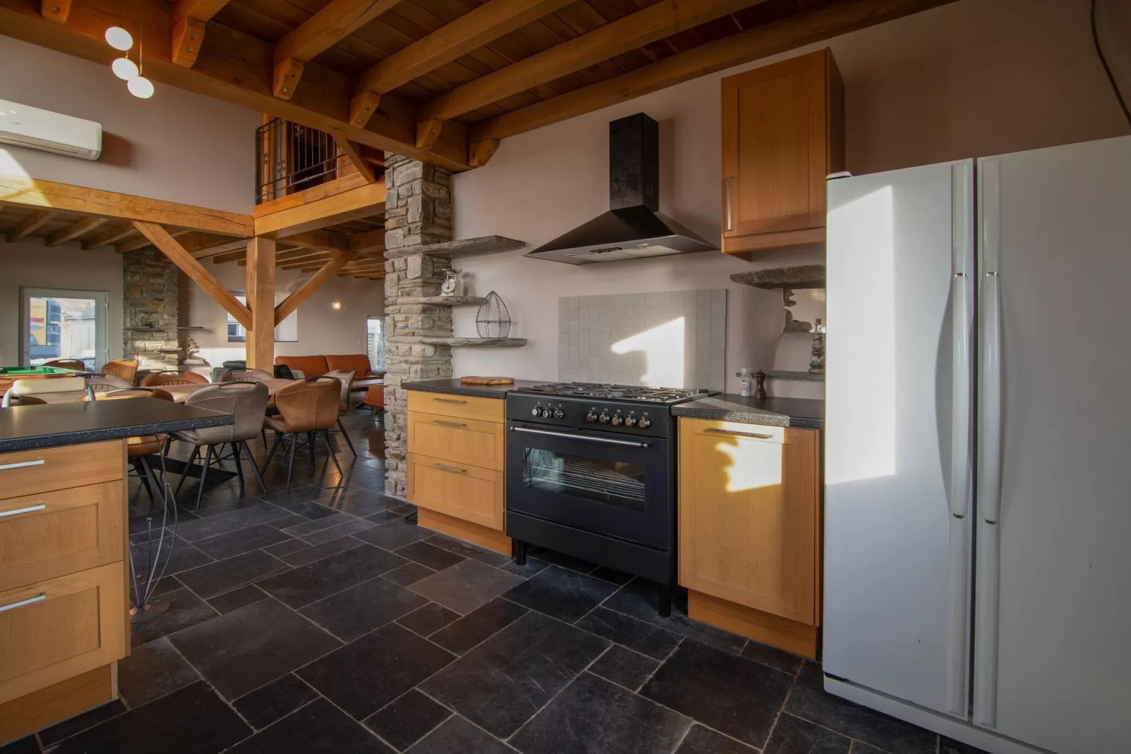 Les Trois Chênes-Kitchen