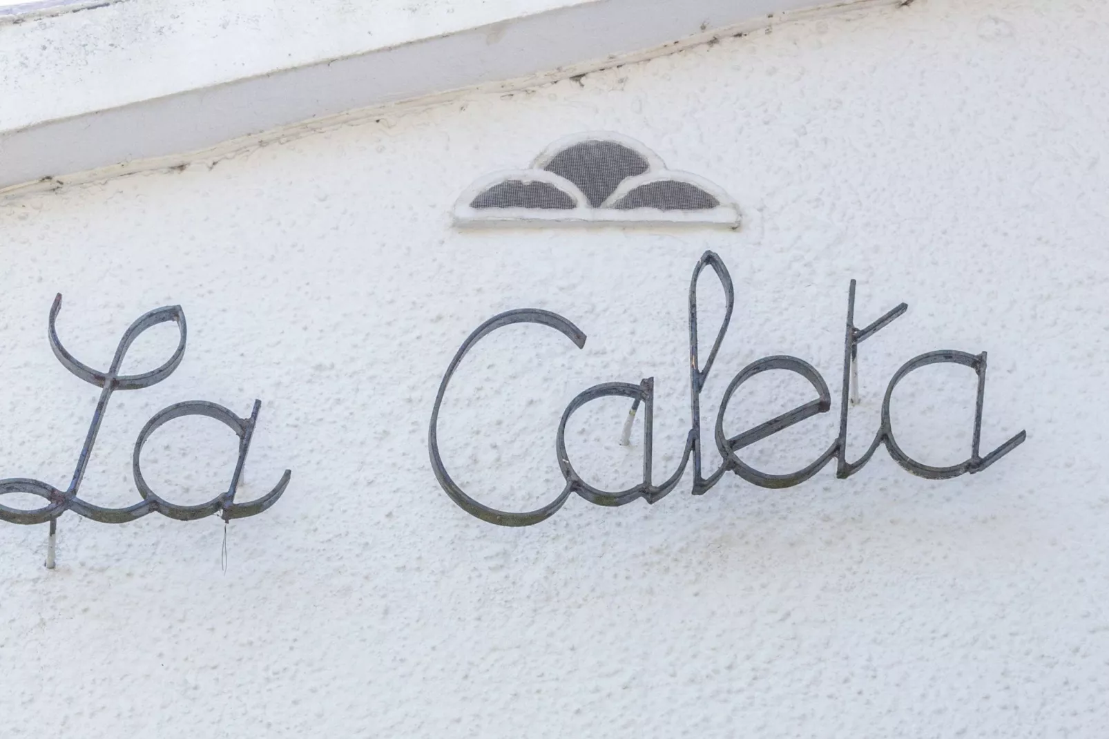 La Caleta-Atmosphere