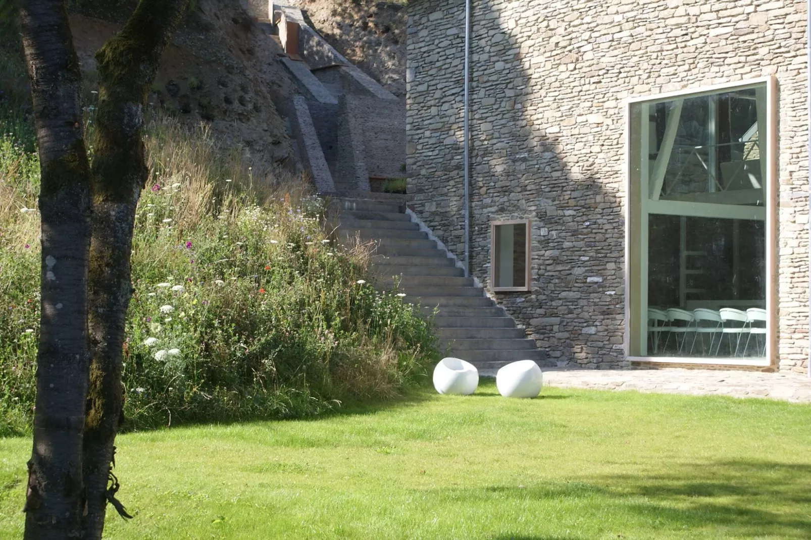 La Tour de Daverdisse-Exterior summer