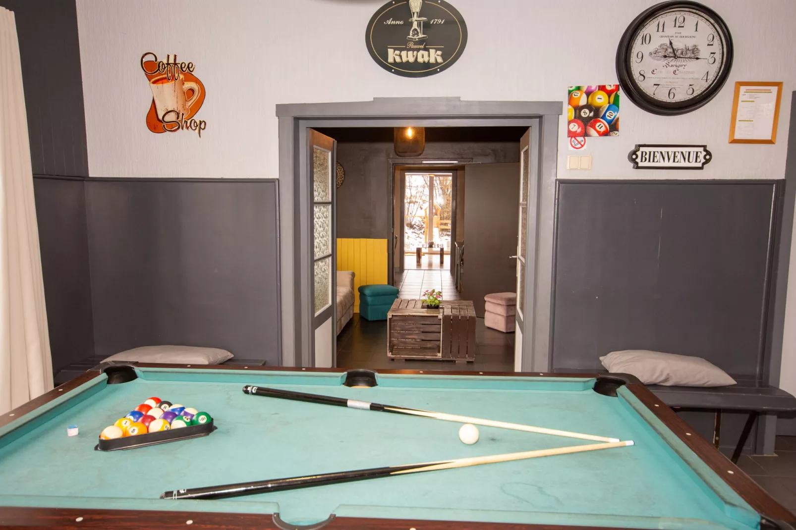 Entre amis-Recreation room