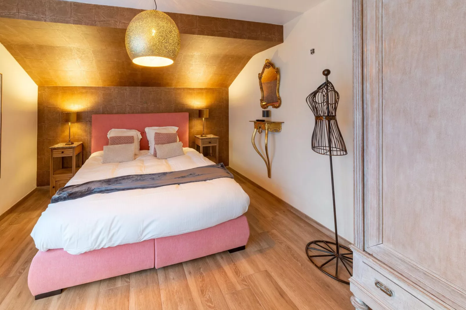 Leora Cocoon-Chambre