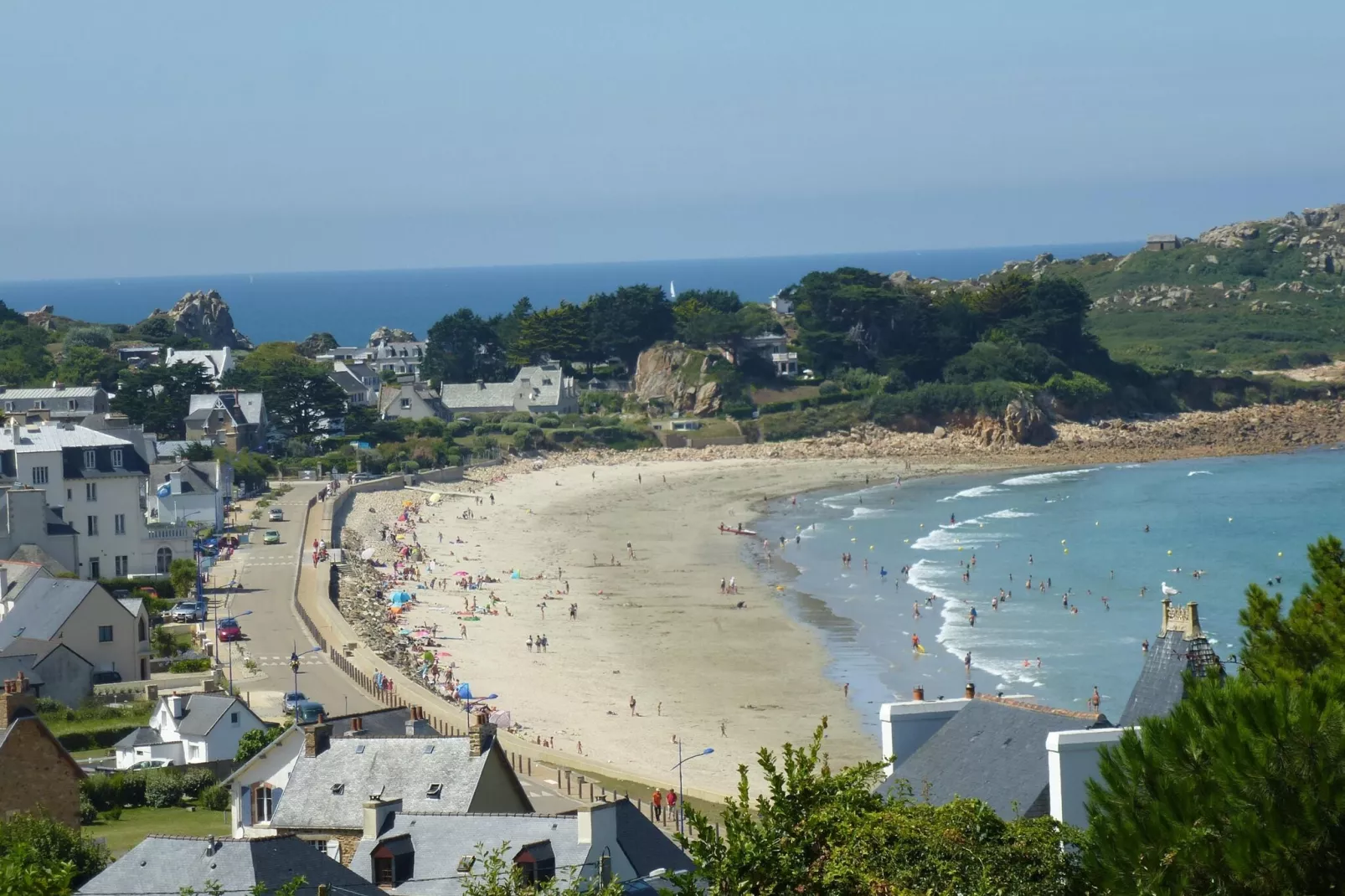 Apartment in top location with fantastic sea view Primel Plougasnou-Areas summer 1km