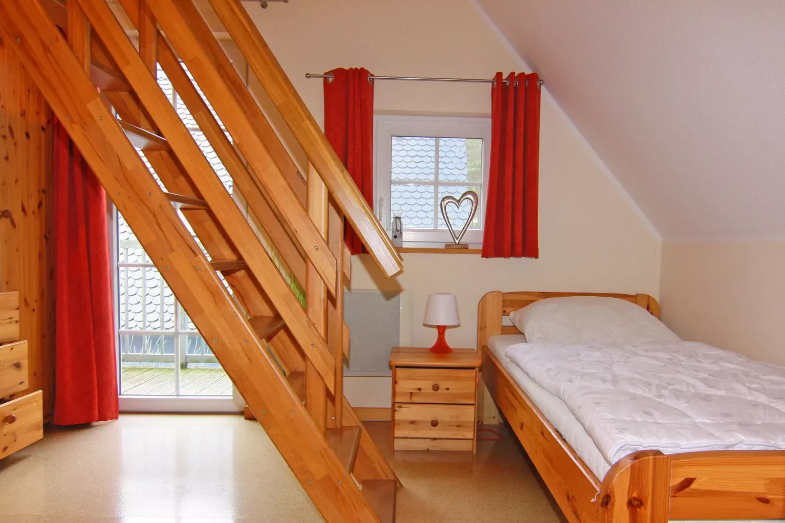 DHH Bernsteinhaus links-Bedroom