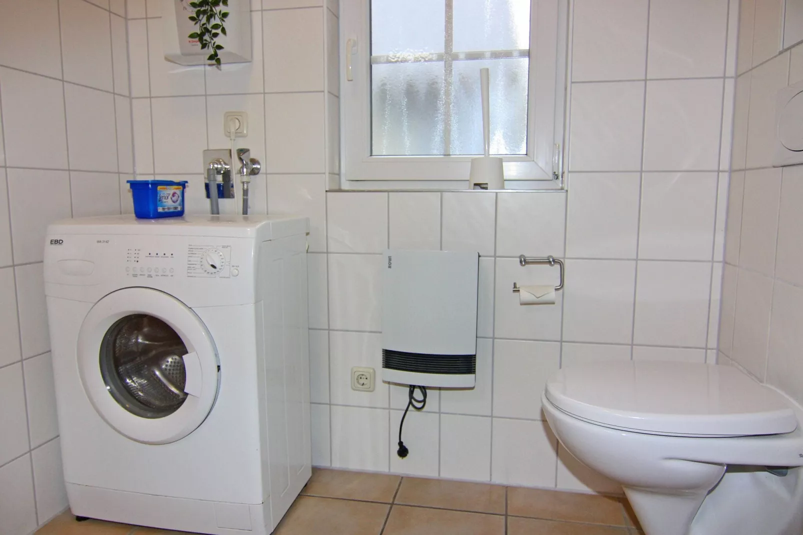 DHH Bernsteinhaus links-Bathroom