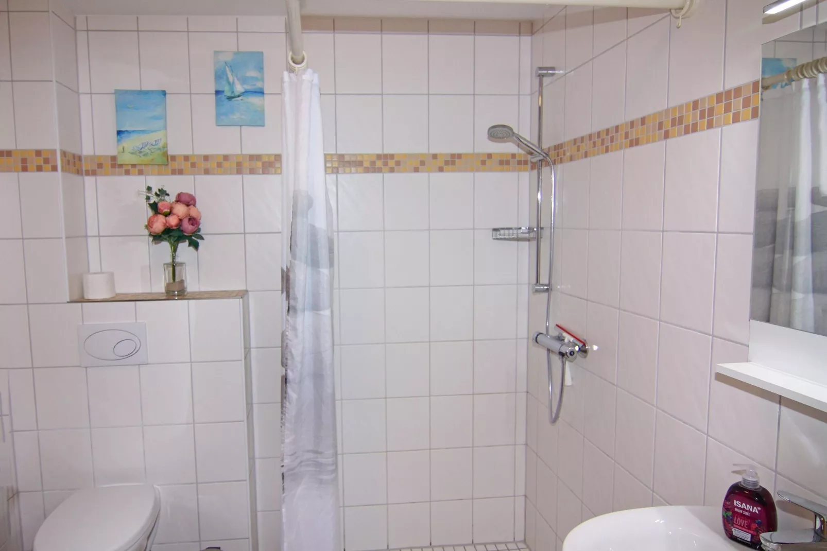 DHH Bernsteinhaus links-Bathroom