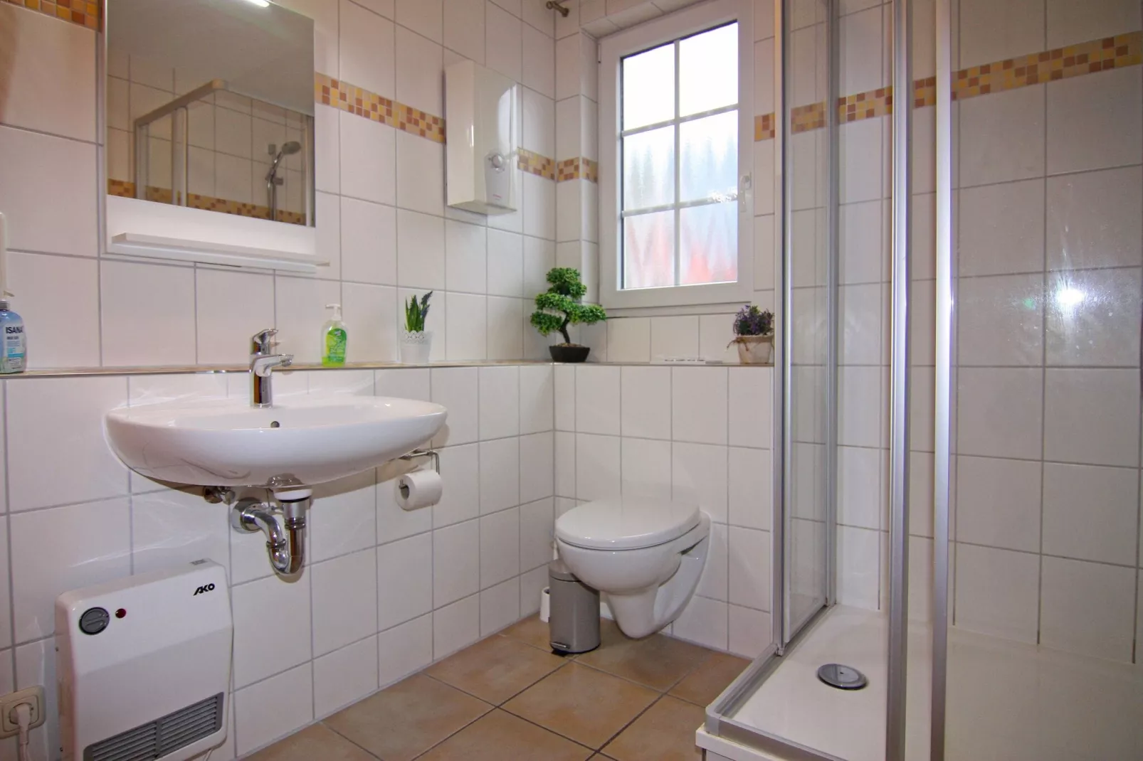 DHH Bernsteinhaus links-Bathroom