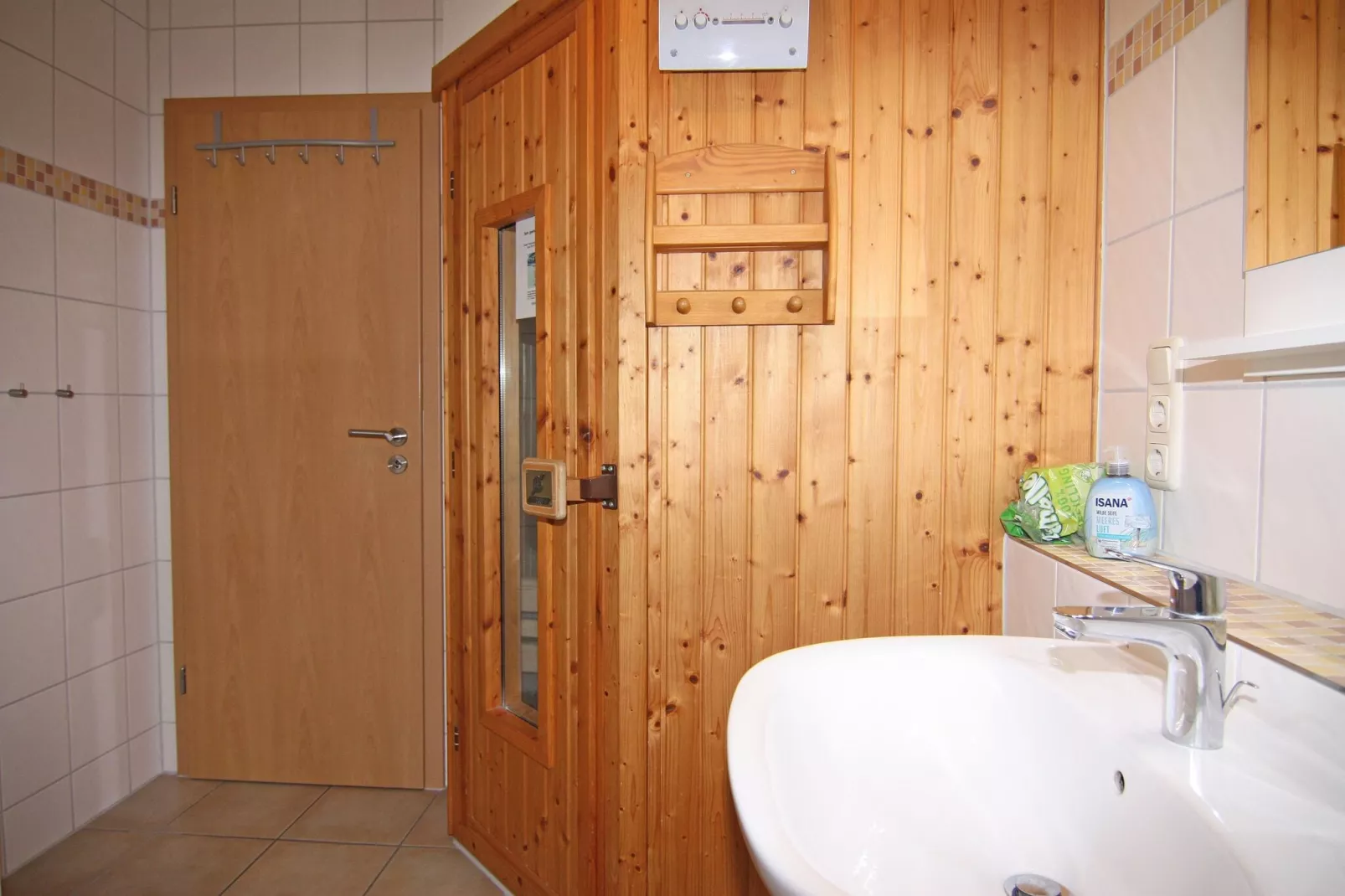 DHH Bernsteinhaus links-Bathroom