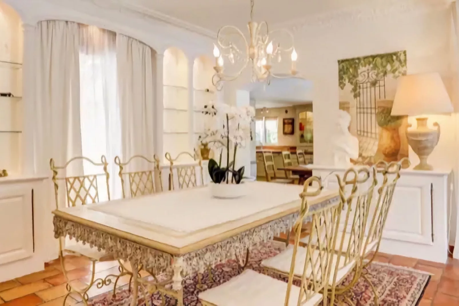 Palmiers-Dining room