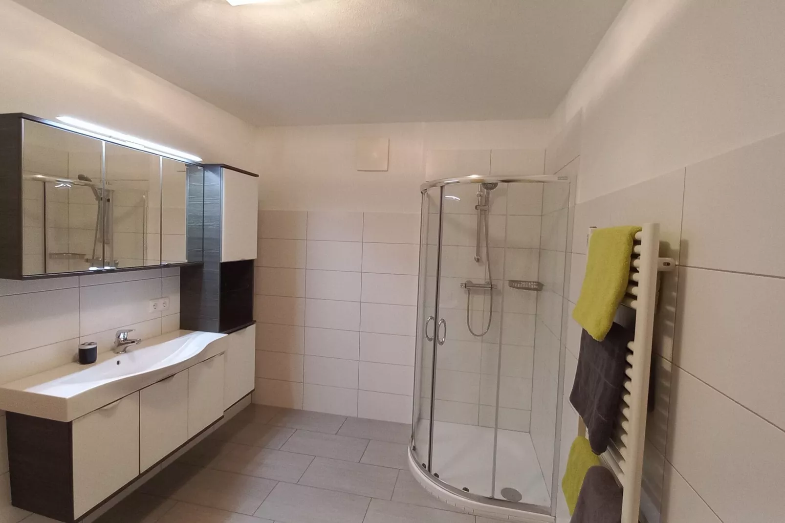 Appartement Mountain Joys-Bathroom
