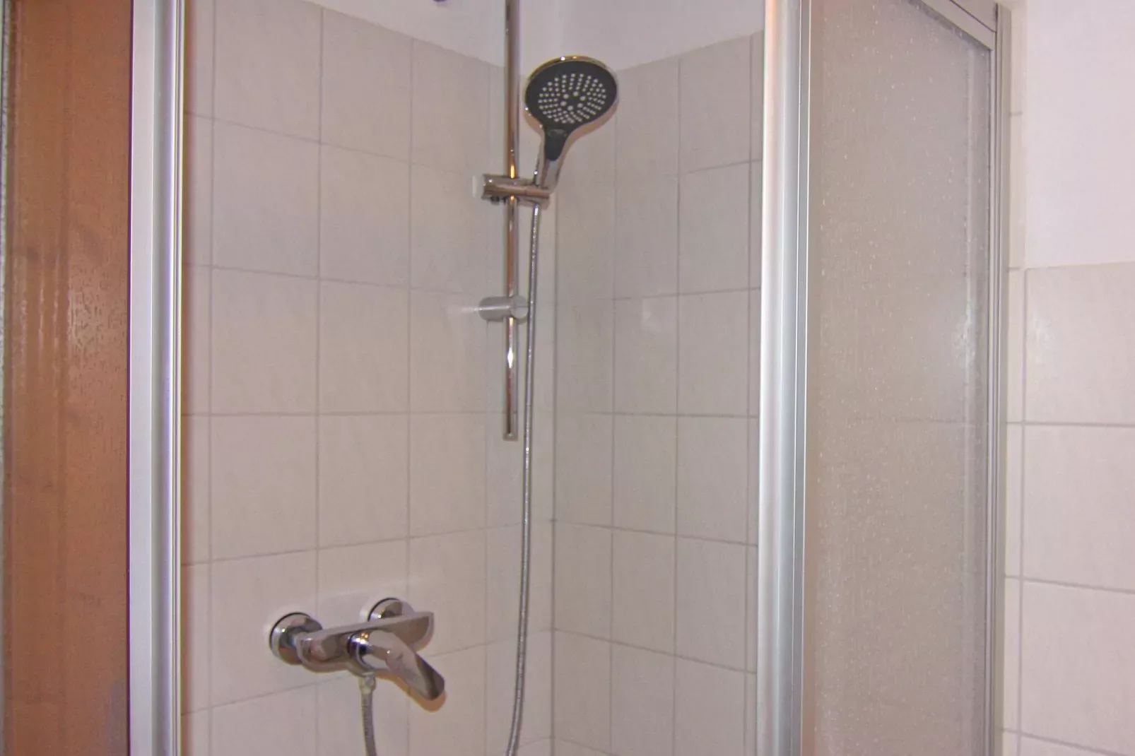 4-Raum über 2 Etagen / 105 m² / W 56b DG 6 P-Bathroom