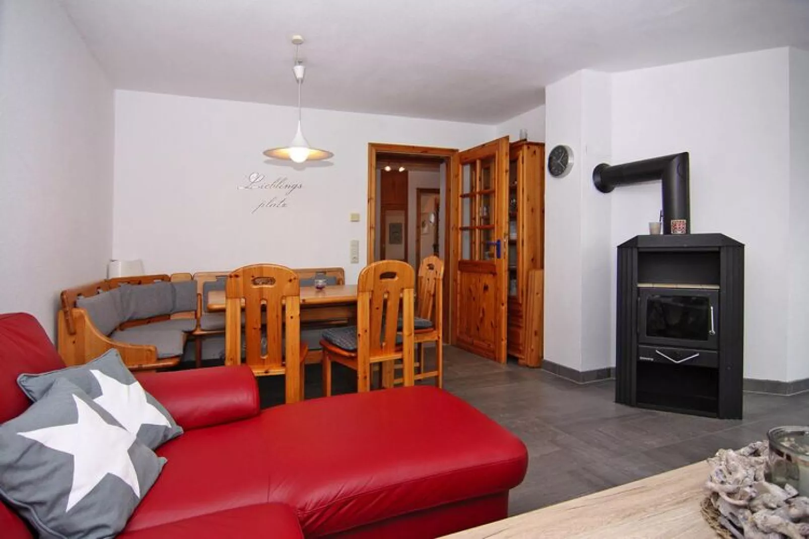 4-Raum über 2 Etagen / 105 m² / W 56b DG 7 P-Living room