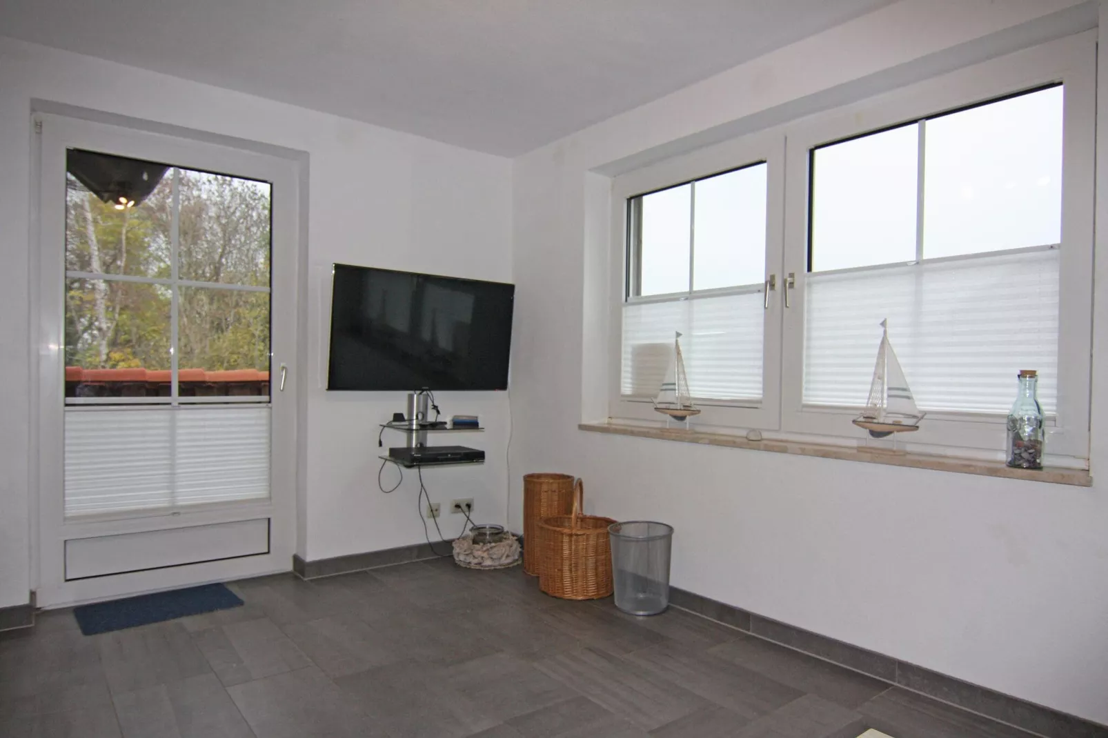 4-Raum über 2 Etagen / 105 m² / W 56b DG 7 P-Living room